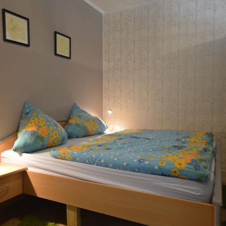 Holiday Apartment Near The Moselle With Terrace Wehr  ภายนอก รูปภาพ